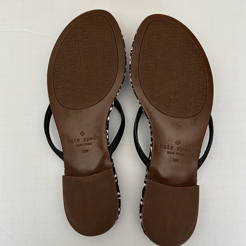 Kate Spade Mistic Bow Black/White Leather Thong Sandals in Size 7.5 - Picture 12 of 12